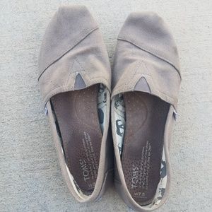 Women's Toms Size 7.5